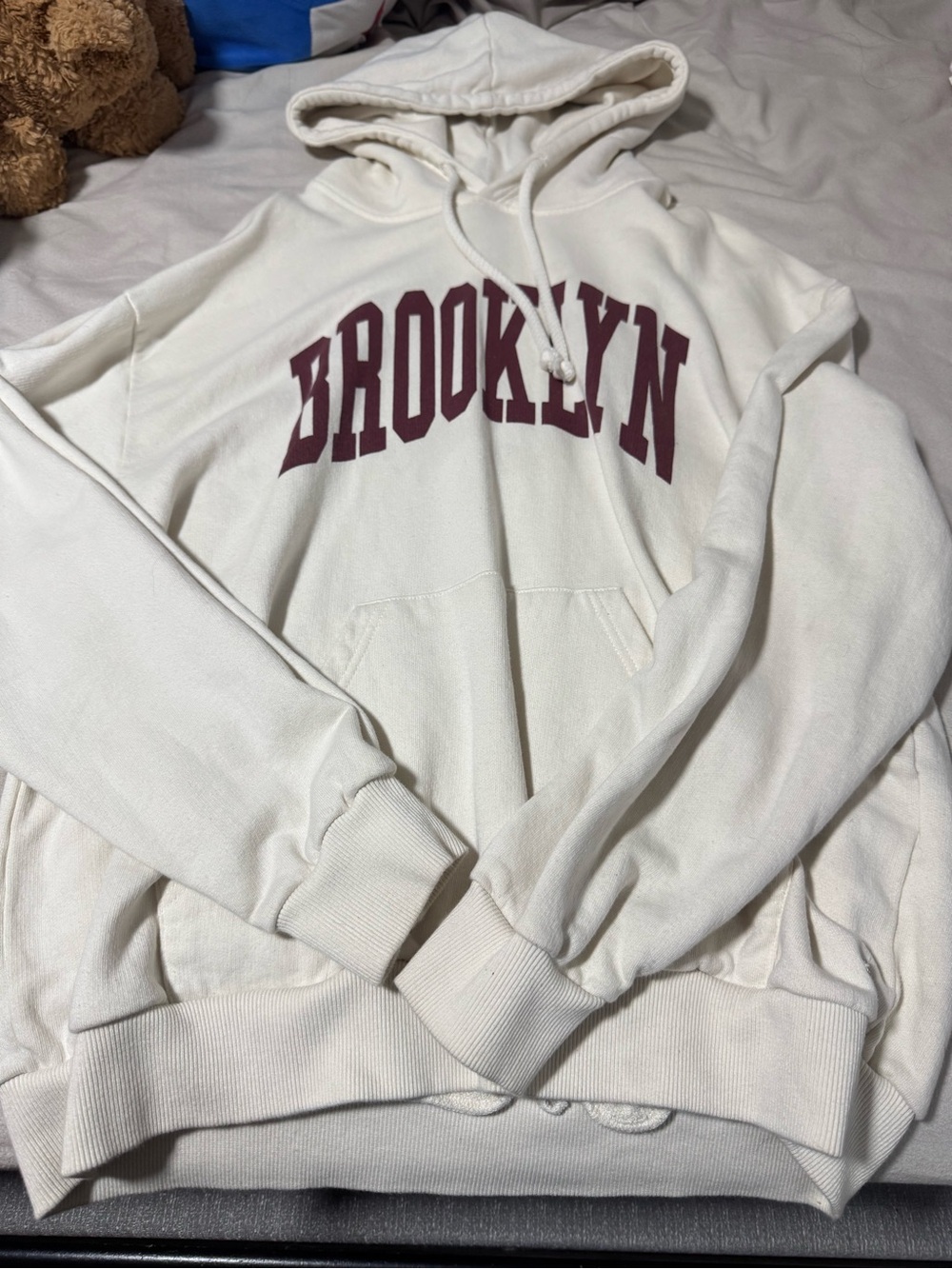 Pull&Bear Cream Crewneck Hoodie with Maroon 'BROOKLYN' Graphic